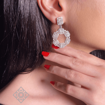 Evening round earrings
