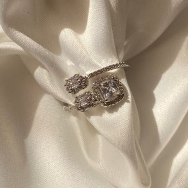 Colored dimond ring