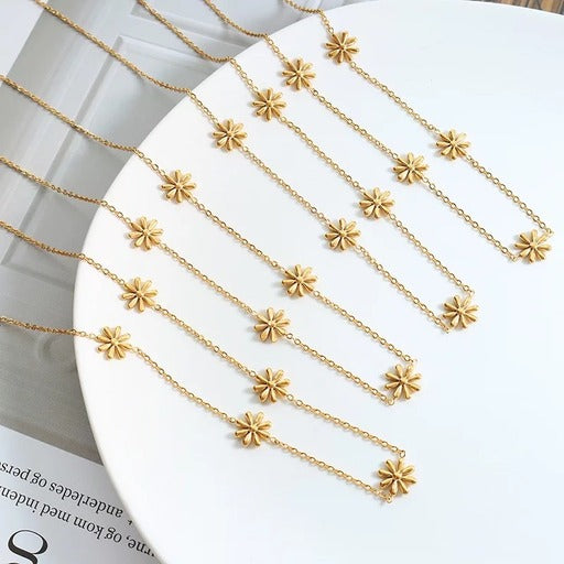 Multi flower necklace