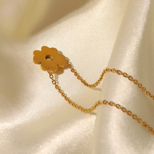 Flower necklace